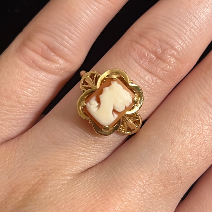 Mini Vintage Cameo Ring