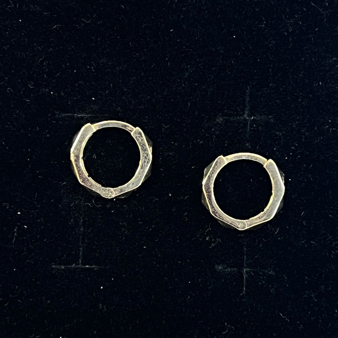 Small Beveled Huggies