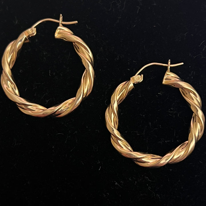 Twist Hoops