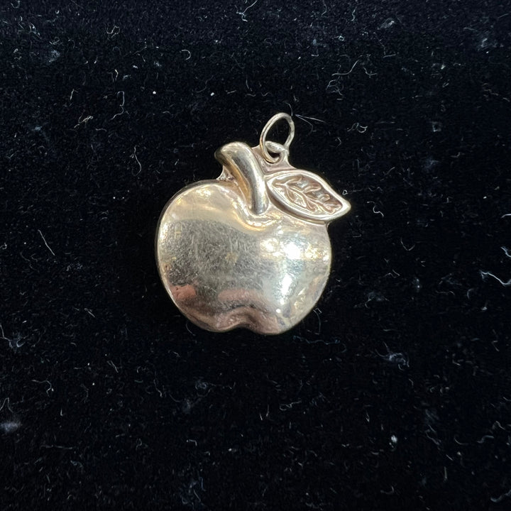 Puffed Big Apple Charm