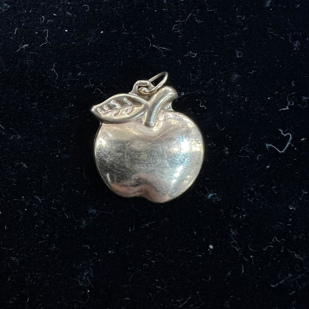 Puffed Big Apple Charm