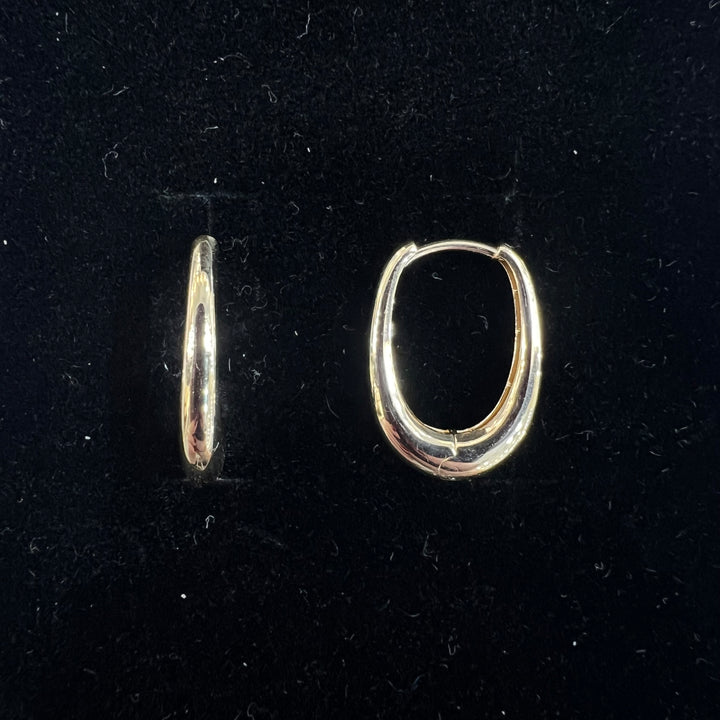 Chic Oval Tapered Huggies