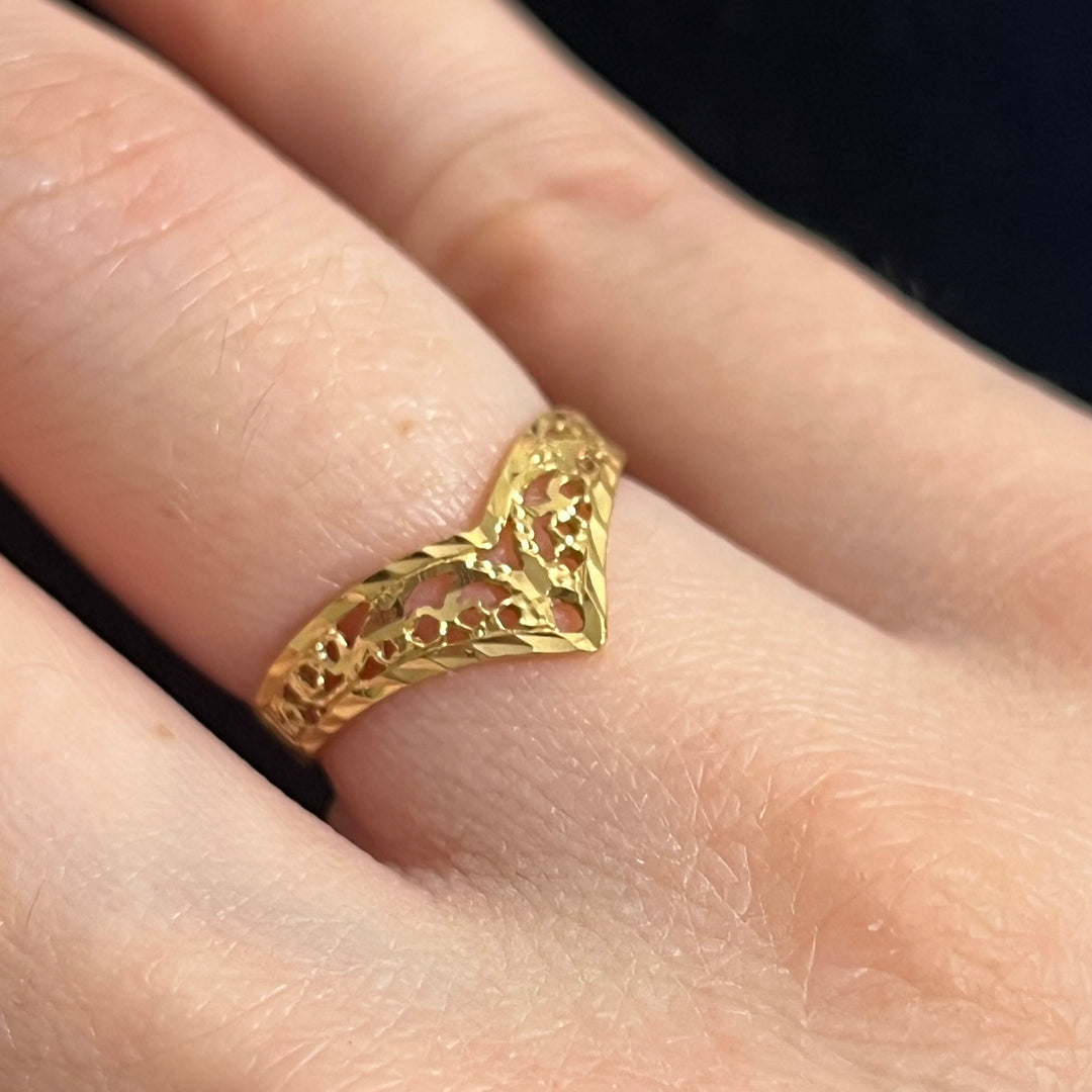 Ornate V Ring