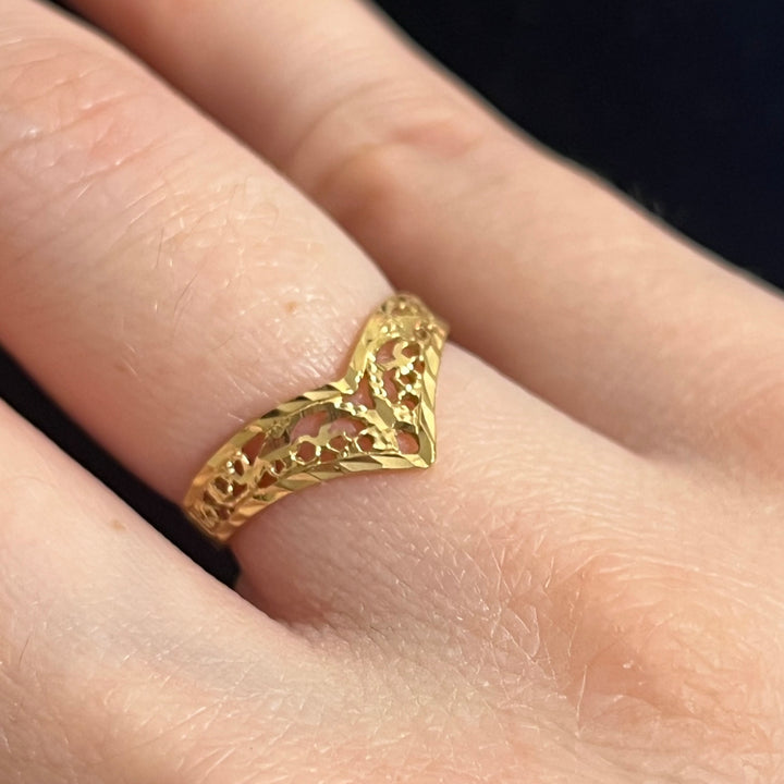 Ornate V Ring