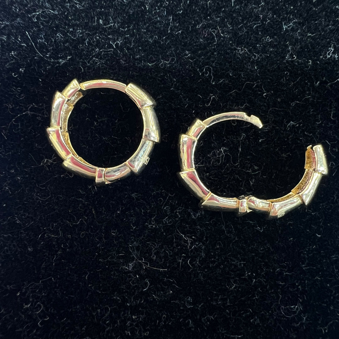 Mini Serpentine Huggies