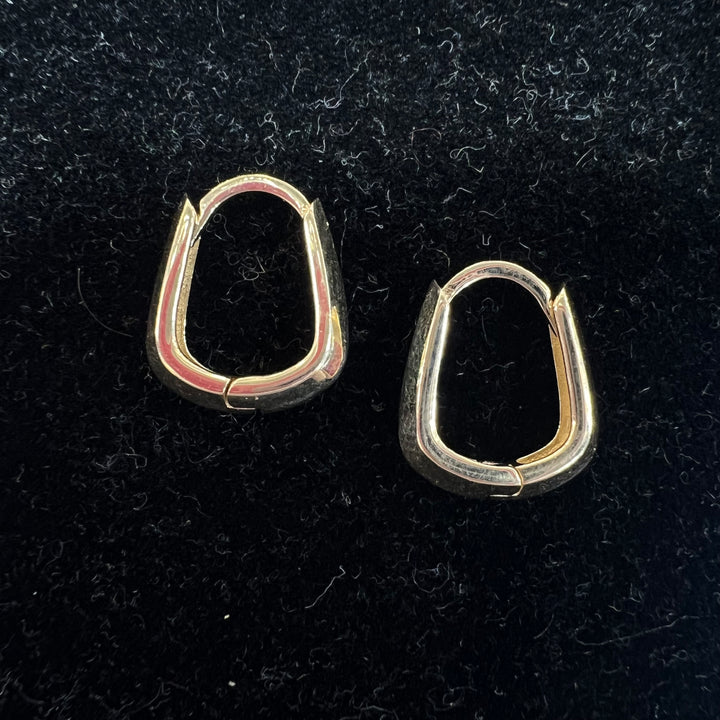 Mini Chic Triangle Huggies