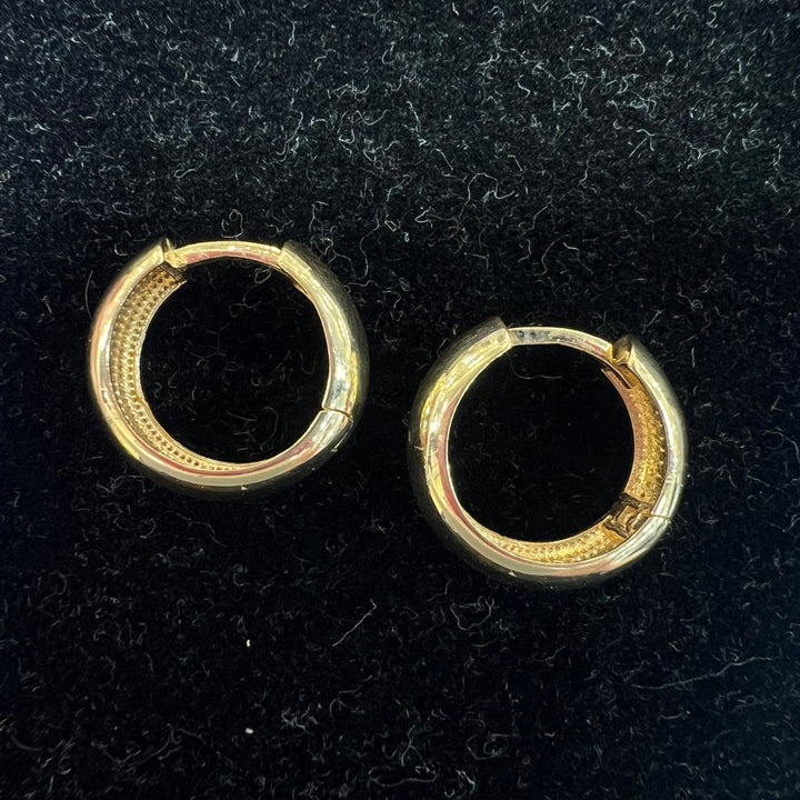 Chunky Rounded Classic Huggies