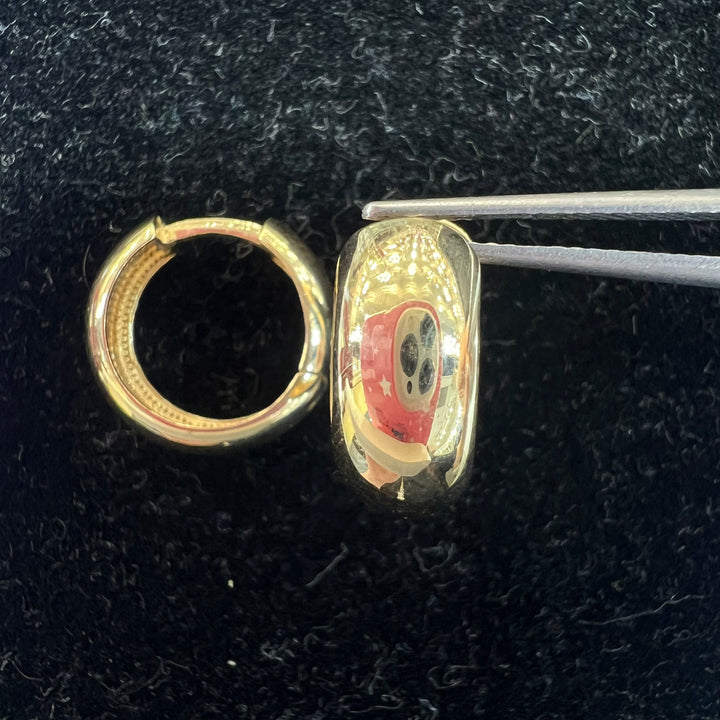 Chunky Rounded Classic Huggies