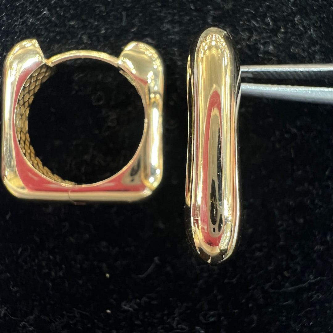 Large Chic Square Huggies