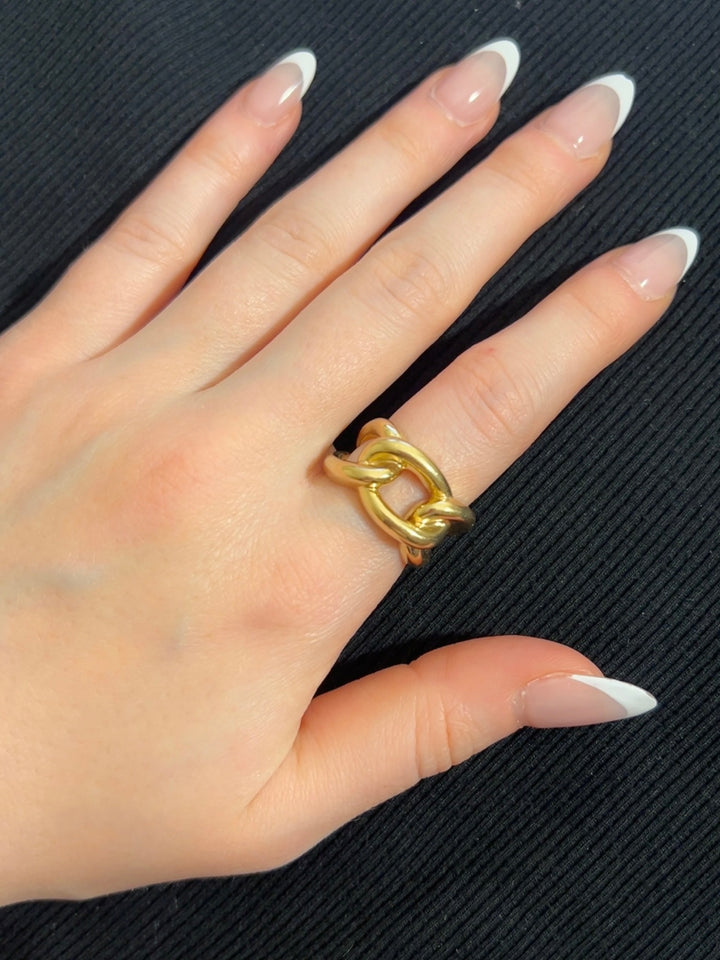 Statement Chain Link Ring