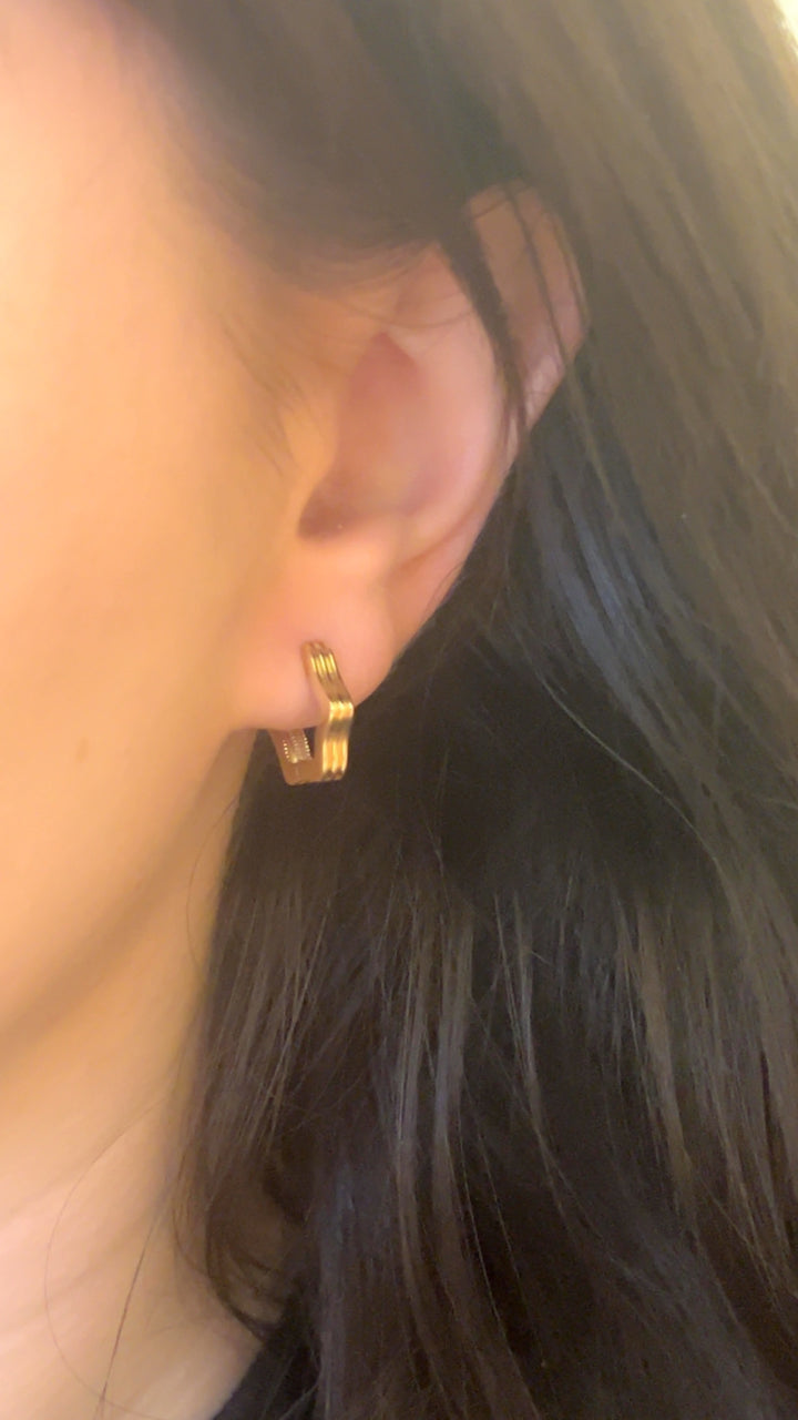 Chunky Flower Shaped Huggies