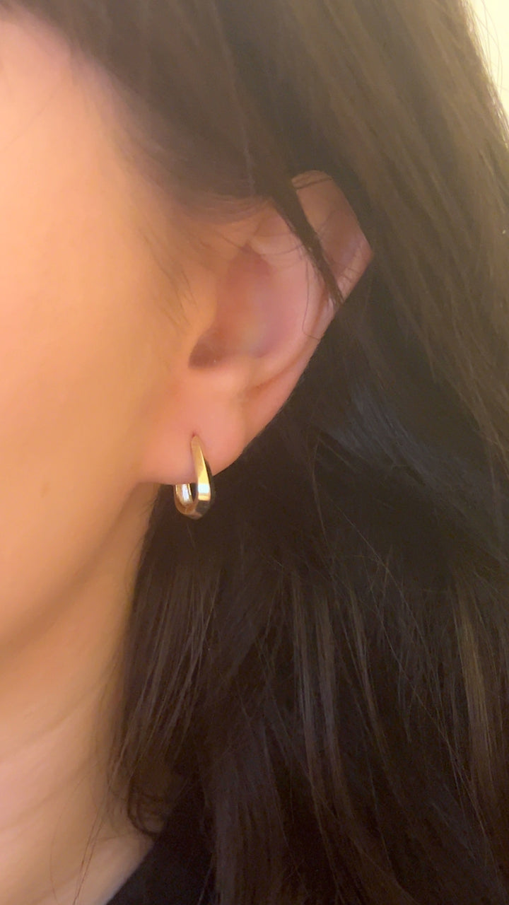 Mini Chic Triangle Huggies