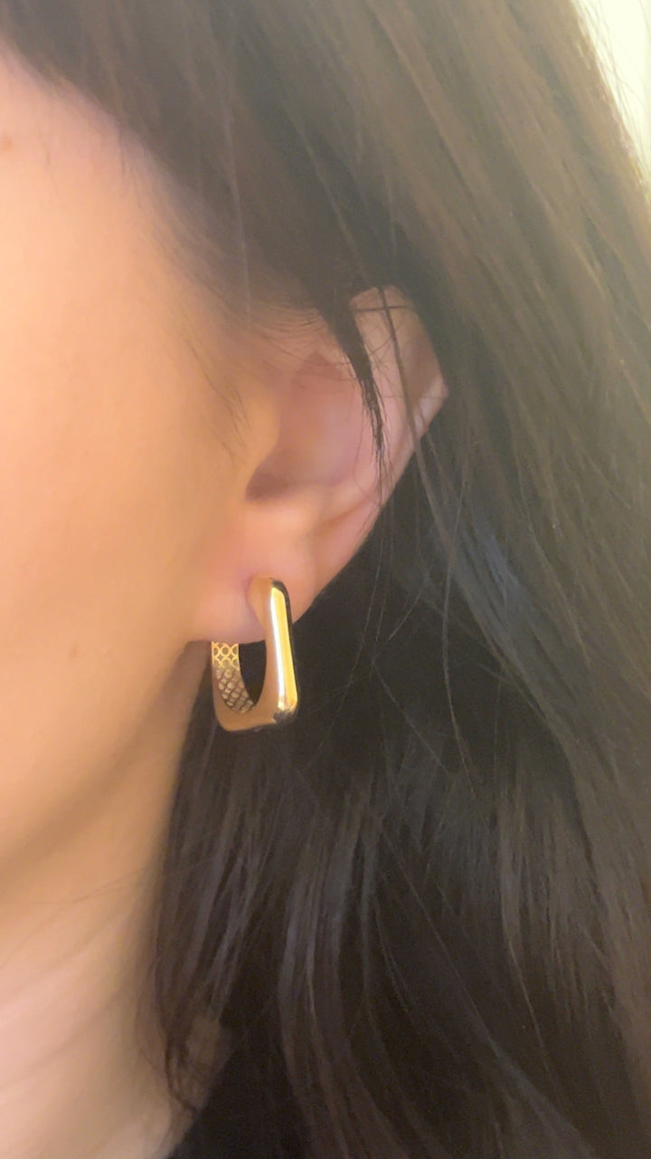 Large Chic Square Huggies