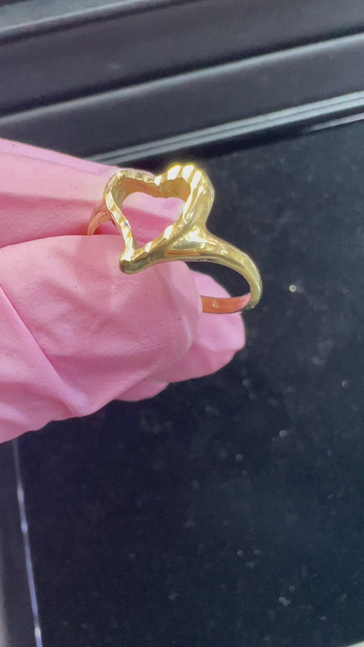 Simple Funky Heart Ring